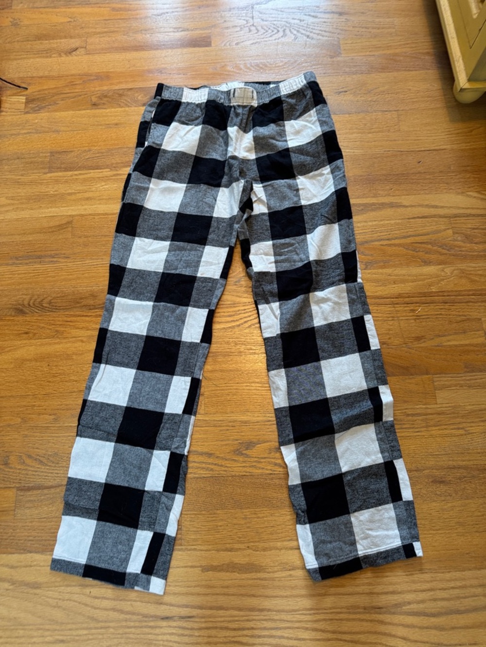 Old Navy Black & White Buffalo Plaid Lounge Pants, size medium tall.
